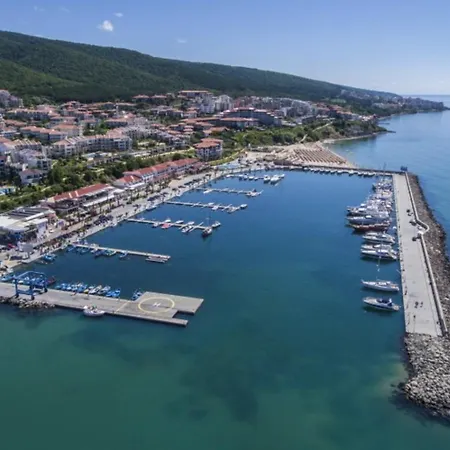 アパート Horizon 25 'б'