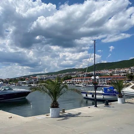 Horizon 25 'б' アパート