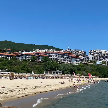 アパート Horizon 25 'б'